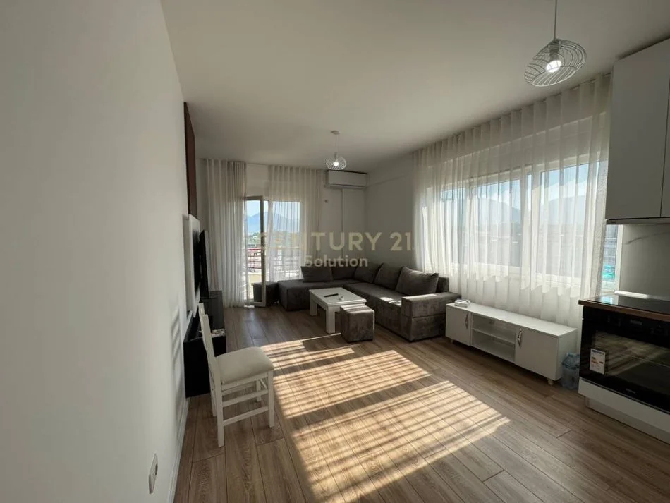 Shqiperi, jepet me qera 2+1 Kati 4, 94 m² 700 € (RRUGA HAMDI SINA)