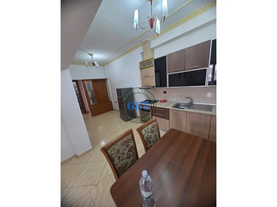 Durres, jepet me qera apartament 2+1 Kati 2, 100 m² 350 € (Vala Park)