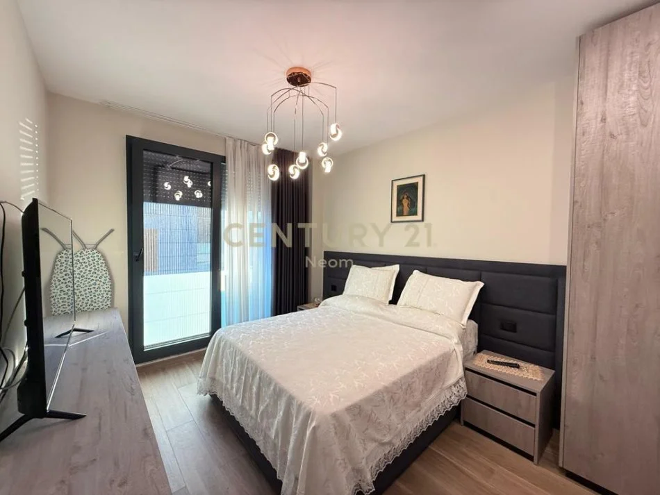 Tirane, jepet me qera apartament 2+1+Aneks+Ballkon Kati 2, 120 m² 1.500 € (Neom121066)