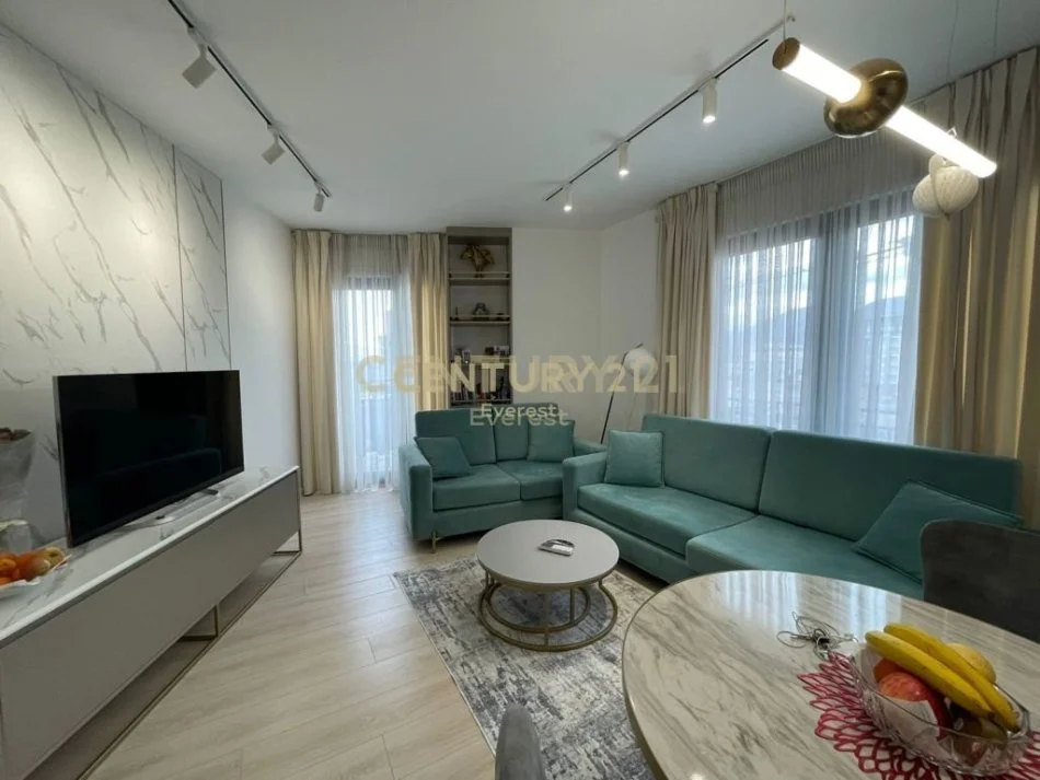 Tirane, jepet me qera apartament 1+1 Kati 8, 70 m² 900 € (BLV ZOGU 1)