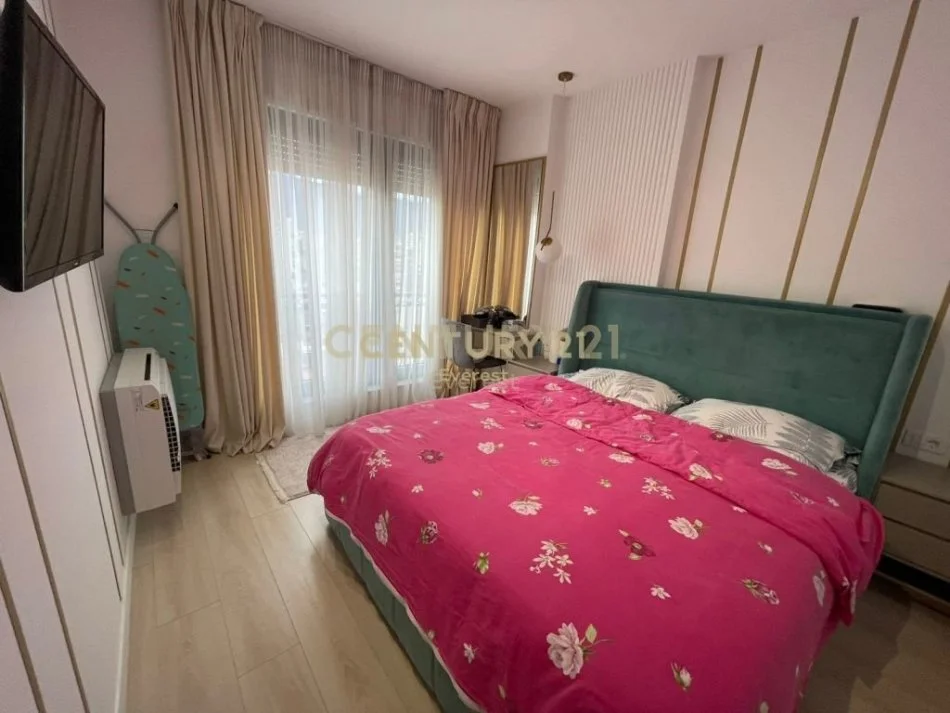 Tirane, jepet me qera apartament 1+1 Kati 8, 70 m² 900 € (BLV ZOGU 1)