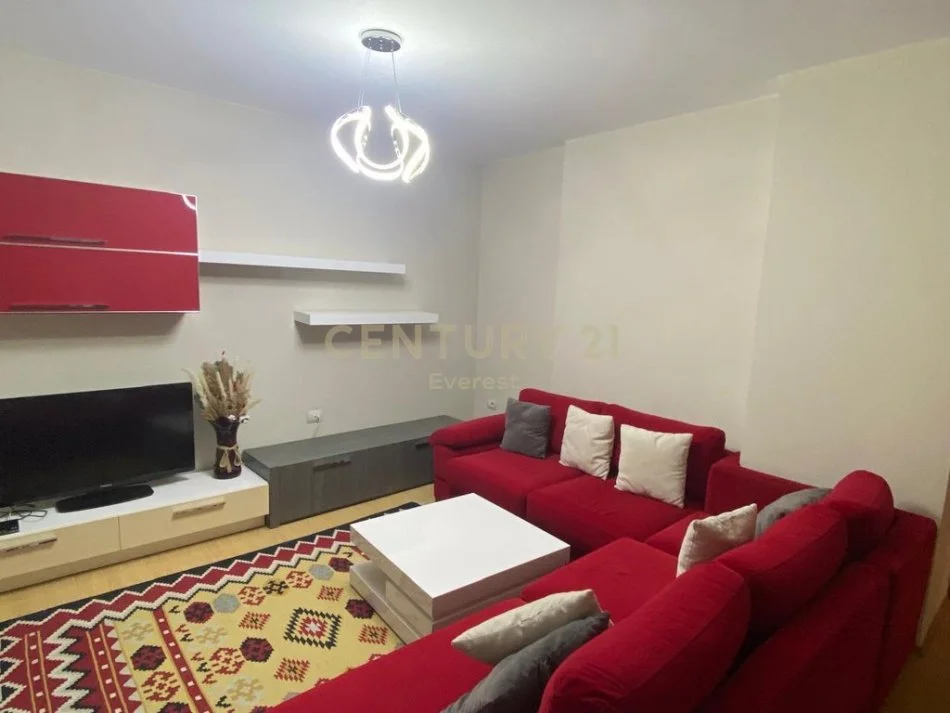 Tirane, jap me qera apartament 2+1 Kati 6, 95 m² 700 € 