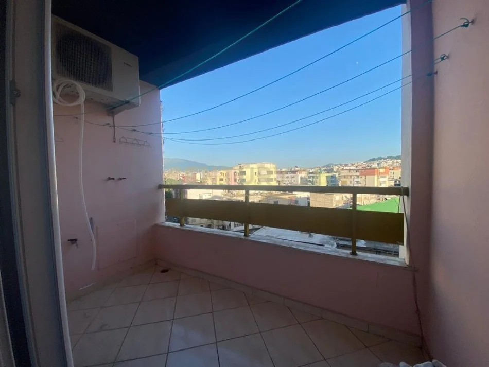 Tirane, jap me qera apartament 2+1 Kati 6, 95 m² 700 € 