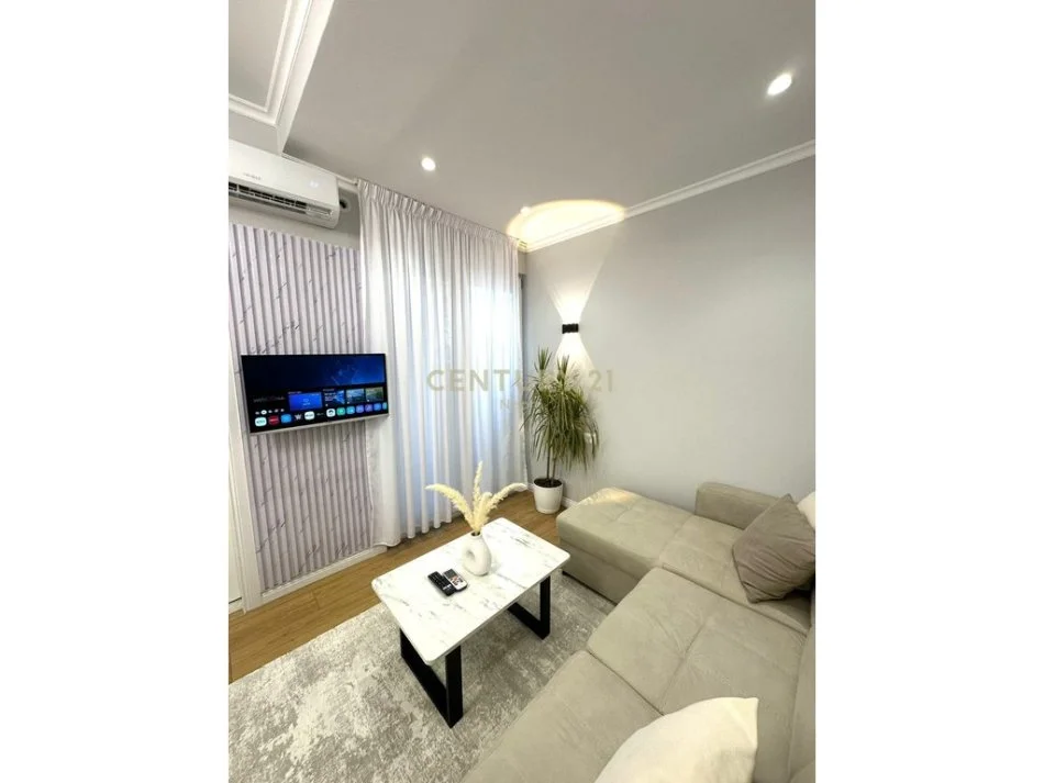 Tirane, shitet apartament 1+1+Aneks+Ballkon Kati 1, 43 m² 121.000 € (Neom121128)