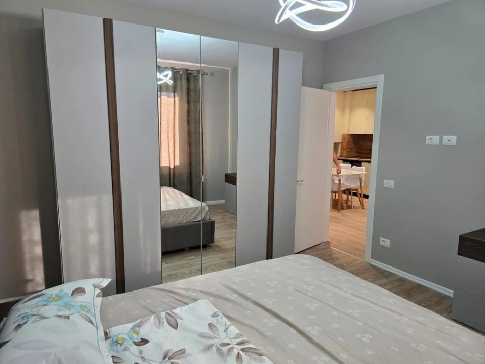 Tirane, jepet me qera apartament 2+1 Kati 2, 84 m² 500 € (Rezidenca Univers City, pranë QTU)
