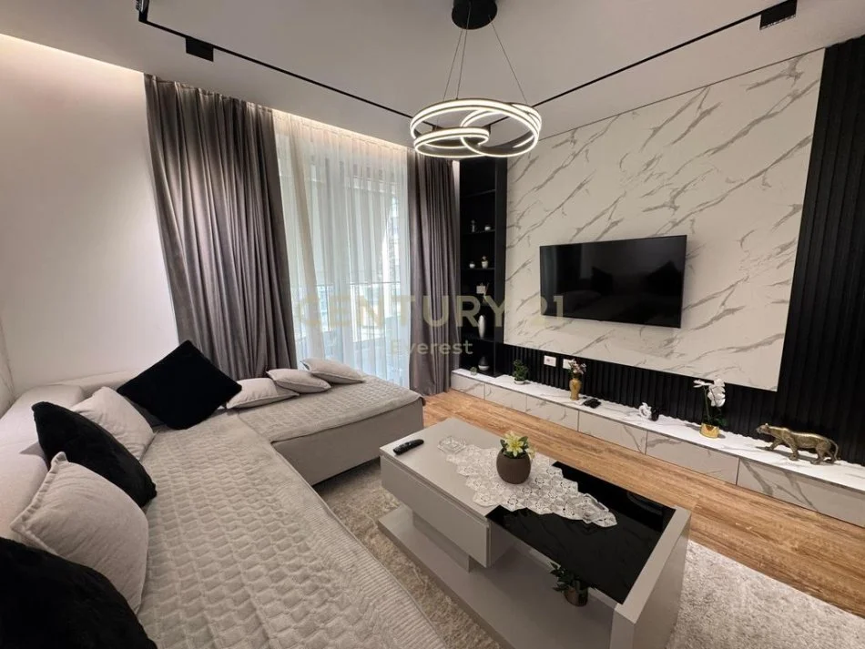 Tirane, jap me qera apartament 2+1 Kati 4, 120 m² 1.100 €