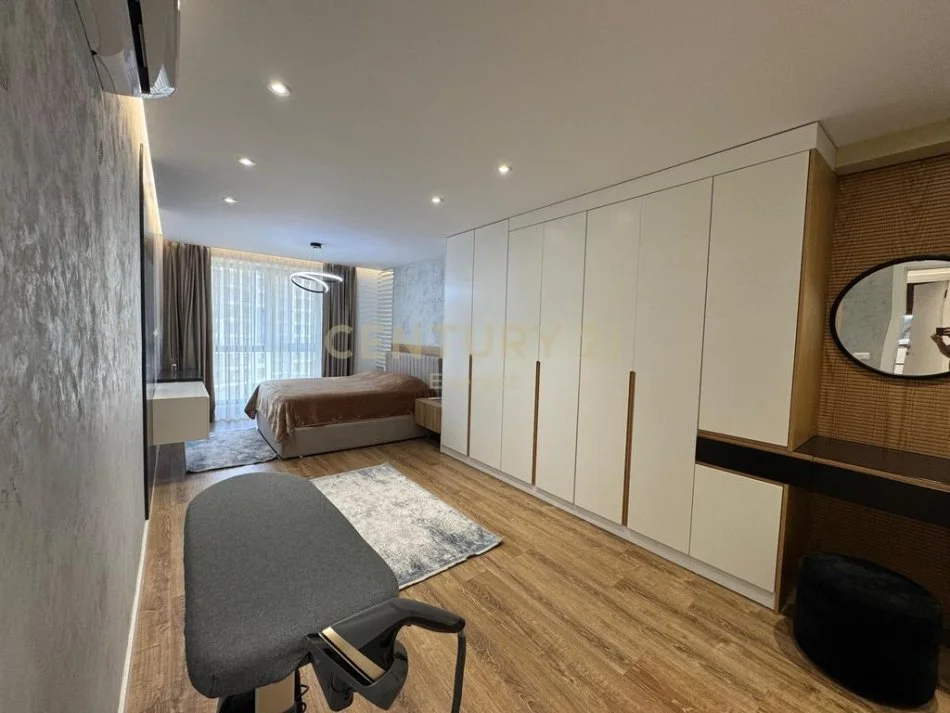 Tirane, jap me qera apartament 2+1 Kati 4, 120 m² 1.100 €