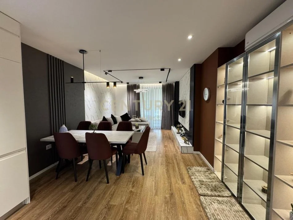 Tirane, jap me qera apartament 2+1 Kati 4, 120 m² 1.100 €