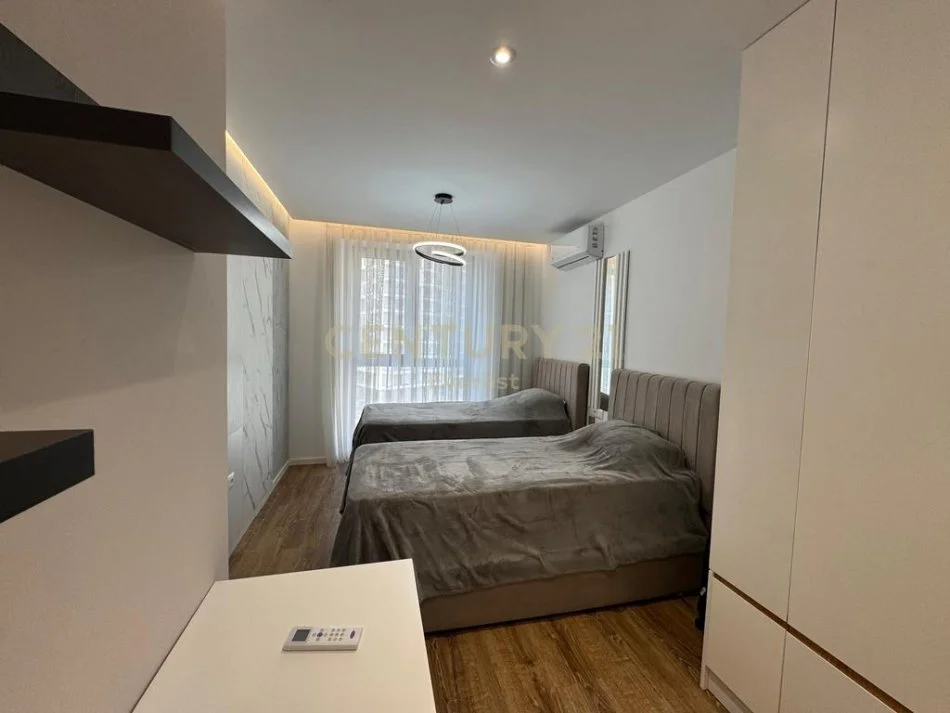 Tirane, jap me qera apartament 2+1 Kati 4, 120 m² 1.100 €