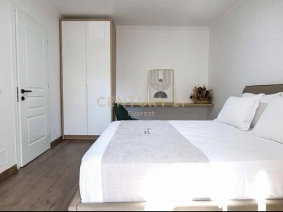 Tirane, jepet me qera apartament 1+1 Kati 2, 43 m² 600 € (21 DHJETORI)