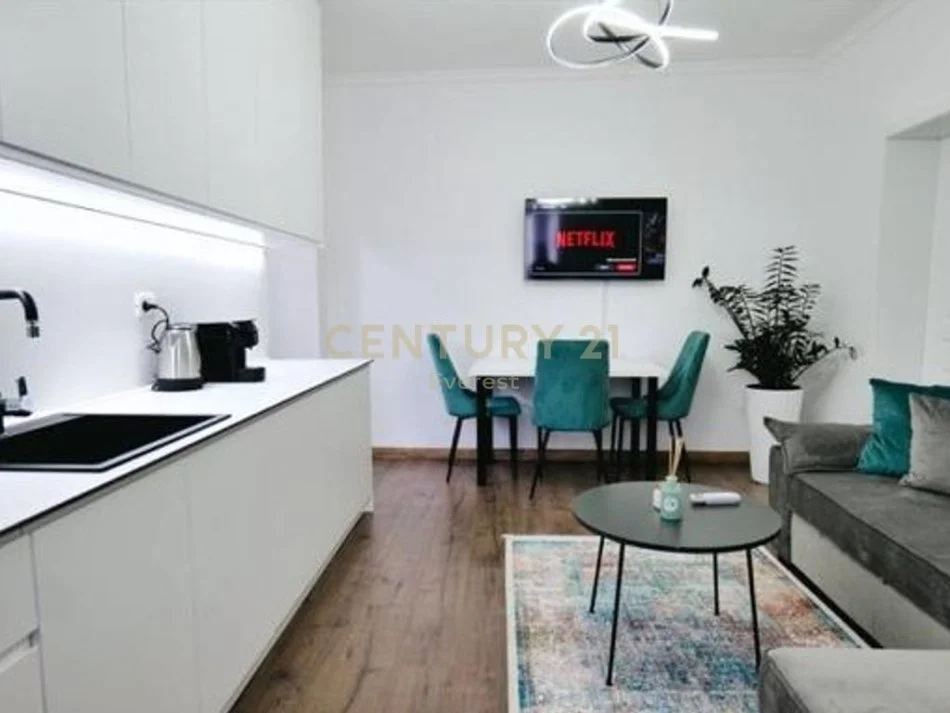 Tirane, jepet me qera apartament 1+1 Kati 2, 43 m² 600 € (21 DHJETORI)