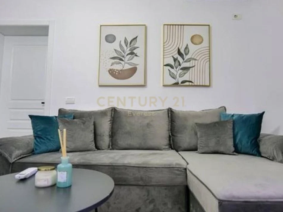 Tirane, jepet me qera apartament 1+1 Kati 2, 43 m² 600 € (21 DHJETORI)