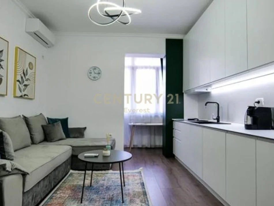 Tirane, jepet me qera apartament 1+1 Kati 2, 43 m² 600 € (21 DHJETORI)