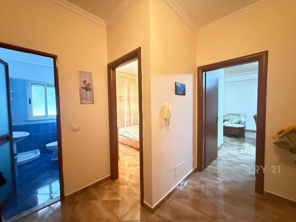 Tirane, jepet me qera apartament 1+1 Kati 4, 90 m² 450 € 