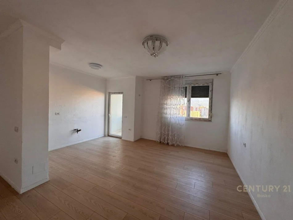 Tirane, jepet me qera apartament 1+1 Kati 9, 67 m² 320 € 