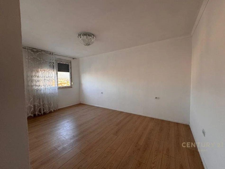 Tirane, jepet me qera apartament 1+1 Kati 9, 67 m² 320 € 