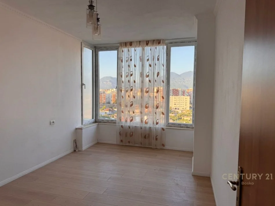 Tirane, jepet me qera apartament 1+1 Kati 9, 67 m² 320 € 