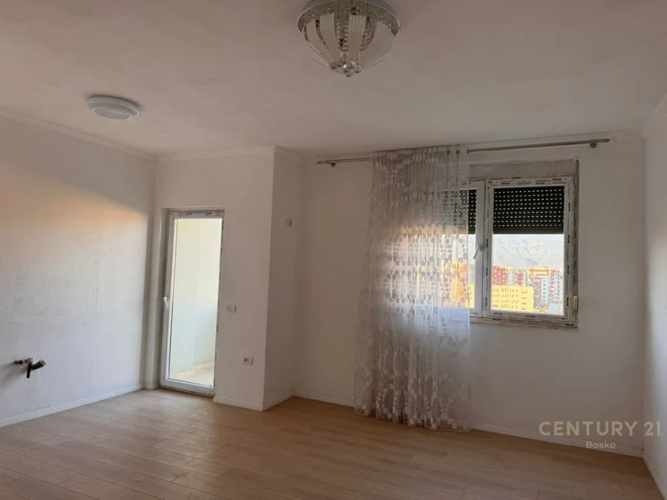 Tirane, jepet me qera apartament 1+1 Kati 9, 67 m² 320 € 
