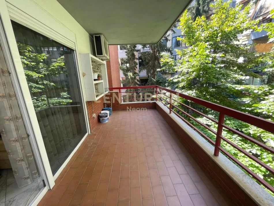 Tirane, jepet me qera apartament 2+1+Aneks+Ballkon Kati 2, 130 m² 800 € (Neom119700)