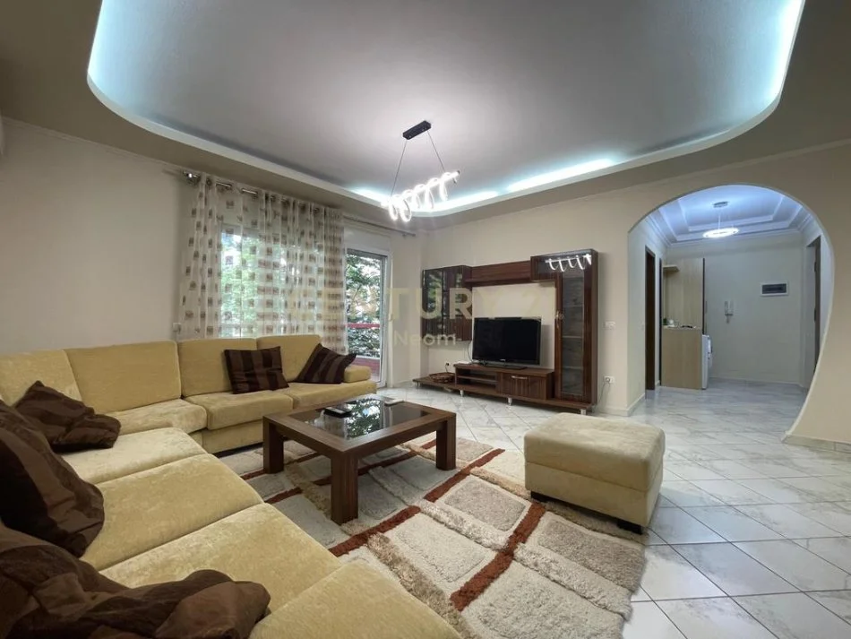 Tirane, jepet me qera apartament 2+1+Aneks+Ballkon Kati 2, 130 m² 800 € (Neom119700)