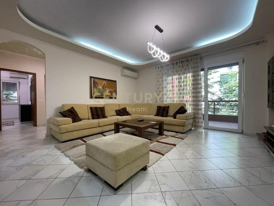 Tirane, jepet me qera apartament 2+1+Aneks+Ballkon Kati 2, 130 m² 800 € (Neom119700)