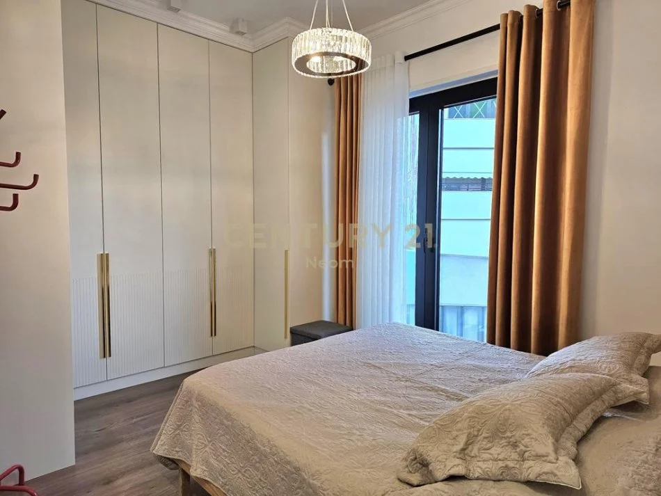 Tirane, jepet me qera apartament 2+1+Aneks+Ballkon Kati 2, 61 m² 1.000 € (Neom121376)