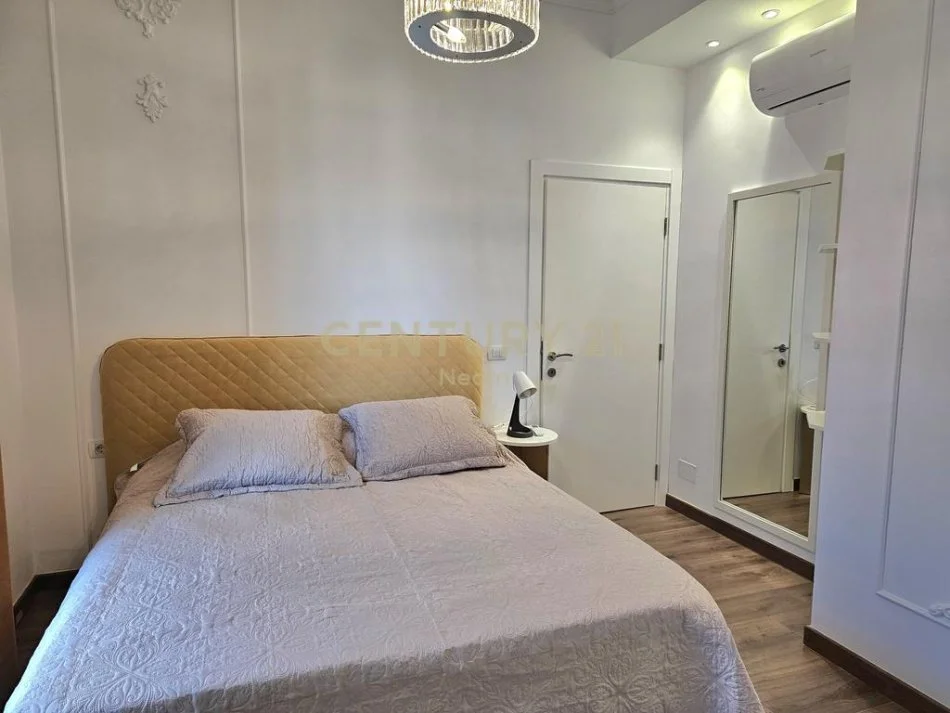 Tirane, jepet me qera apartament 2+1+Aneks+Ballkon Kati 2, 61 m² 1.000 € (Neom121376)