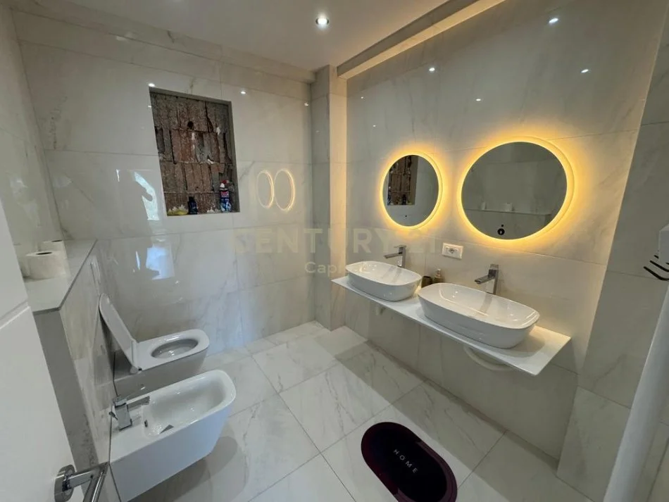 Tirane, jepet me qera Vile 3 Katshe Kati 3, 308 m² 3.500 €