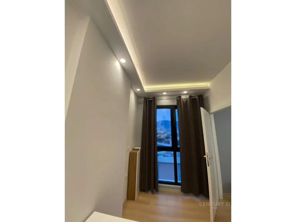 Tirane, jepet me qera apartament 2+1+Ballkon Kati 9, 70 m² 650 € (IRG121510)