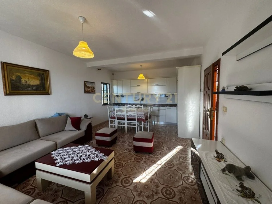 Tirane, jepet me qera apartament 2+1+Ballkon Kati 2, 85 m² 440 € (PAS KOMPLEKSIT ALUNA)