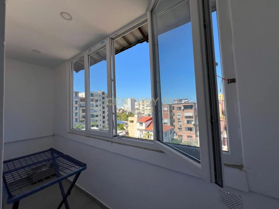 Tirane, jepet me qera apartament 2+1 , 78 m² 500 € (ENT121526)