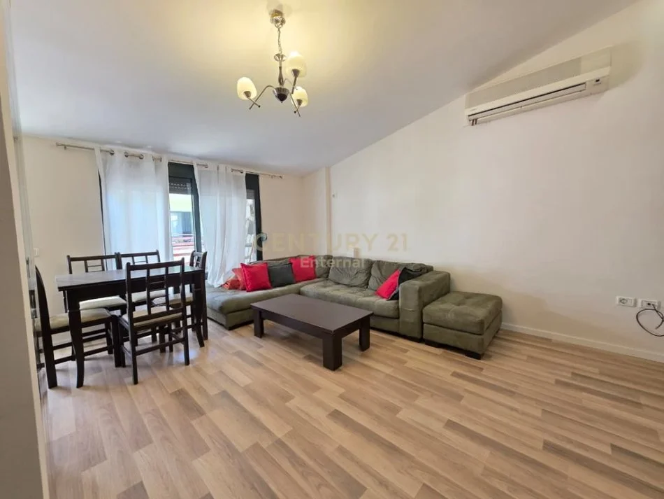 Tirane, shitet apartament Kati 5, 105 m² 149.000 € (Rruga Rrapo Hekali)