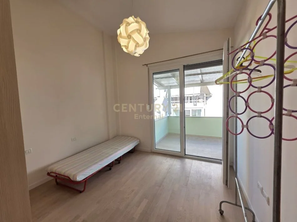 Tirane, shitet apartament Kati 5, 105 m² 149.000 € (Rruga Rrapo Hekali)