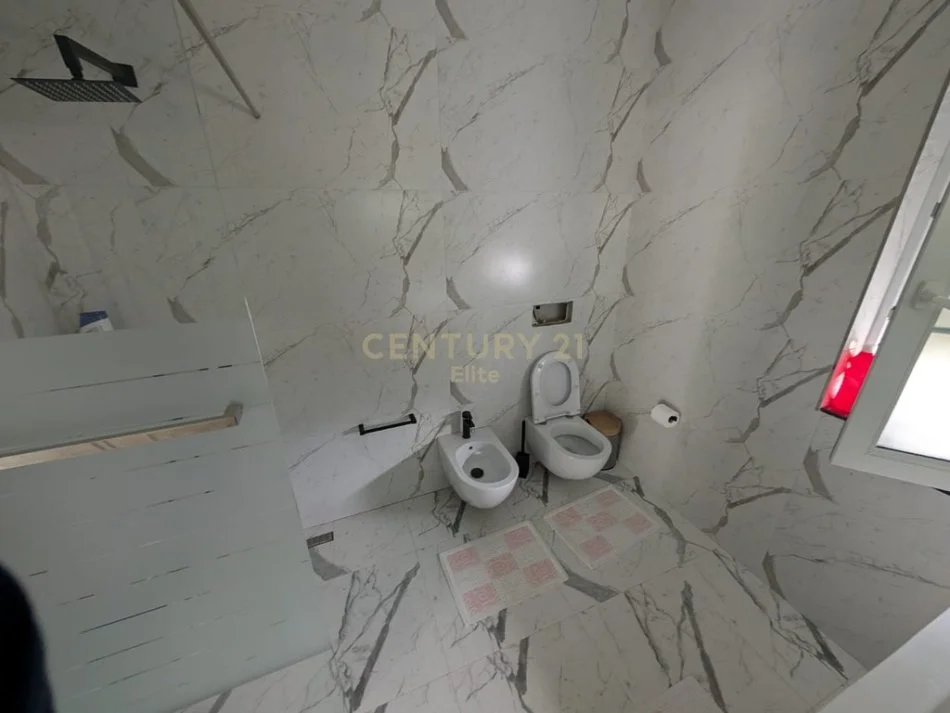 Tirane, shes Vile 5+1 Kati 2, 3.925 m² 1.700.000 € (ibe)