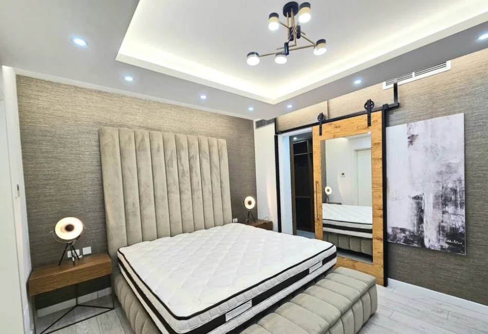 Tirane, jepet me qera apartament 2+1 Kati 4, 123 m² 1.500 € (Kopshti Botanik)