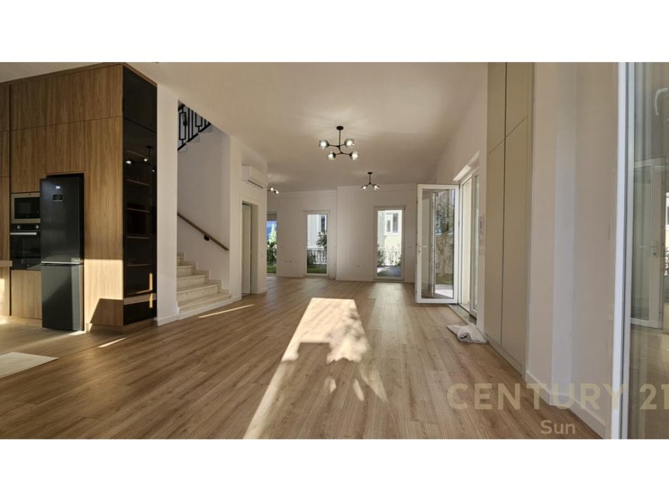 Tirane, jepet me qera Vile 3 Katshe Kati 3, 350 m² 2.500 €