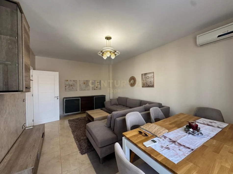 Tirane, jepet me qera apartament 2+1 Kati 1, 96 m² 600 € (expert121630)