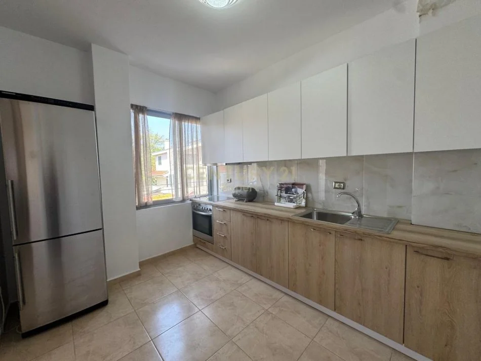 Tirane, jepet me qera apartament 2+1 Kati 1, 96 m² 600 € (expert121630)