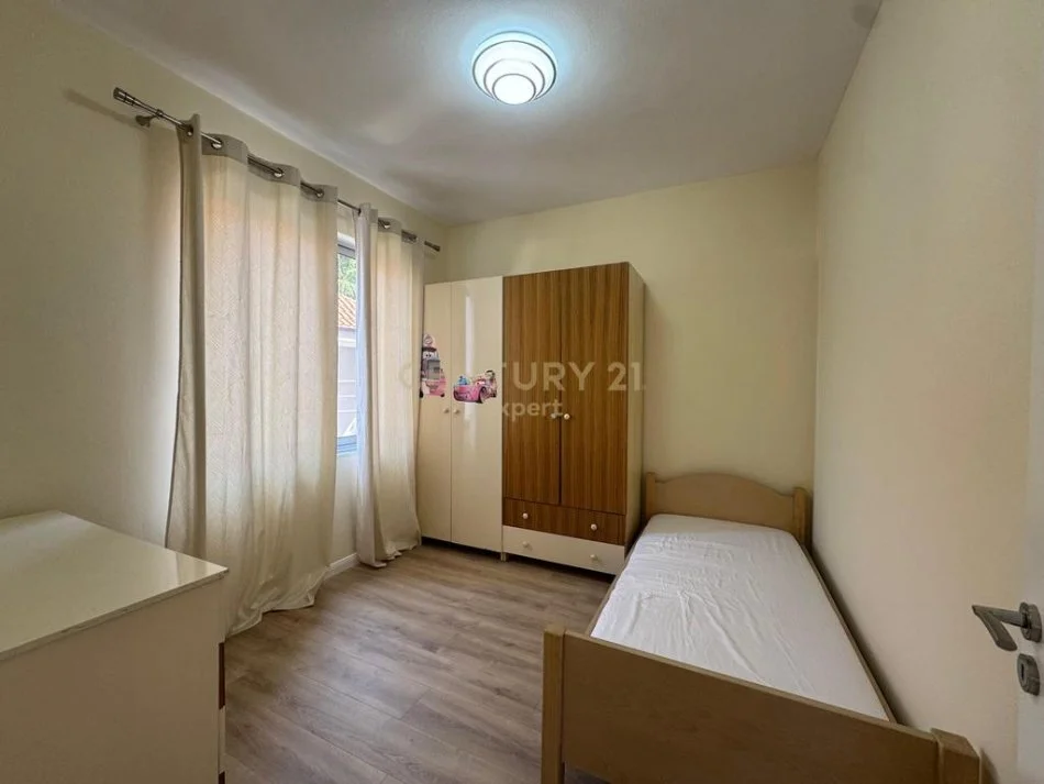 Tirane, jepet me qera apartament 2+1 Kati 1, 96 m² 600 € (expert121630)