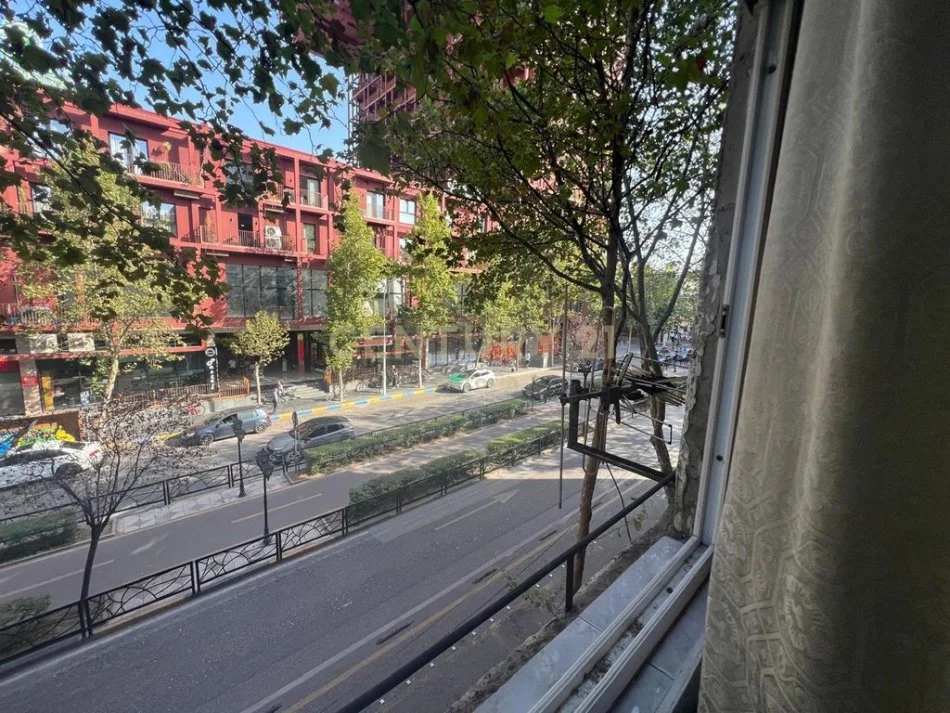 Tirane, jepet me qera apartament 1+1+Ballkon Kati 2, 58 m² 550 € (astoria121636)