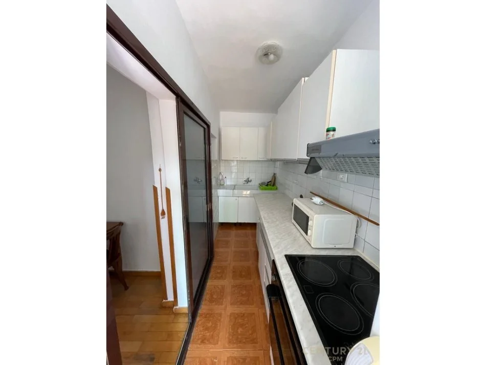 Tirane, jepet me qera apartament 2+1+Aneks Kati 4, 80 m² 550 € (smart121647)