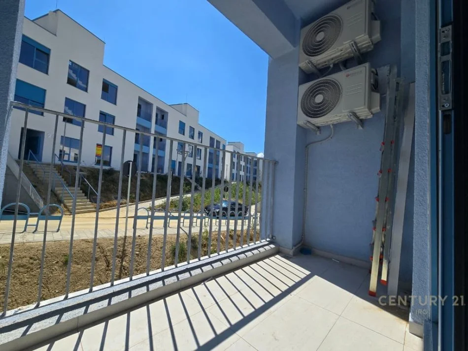 Tirane, jepet me qera apartament 1+1 , 49 m² 450 € 