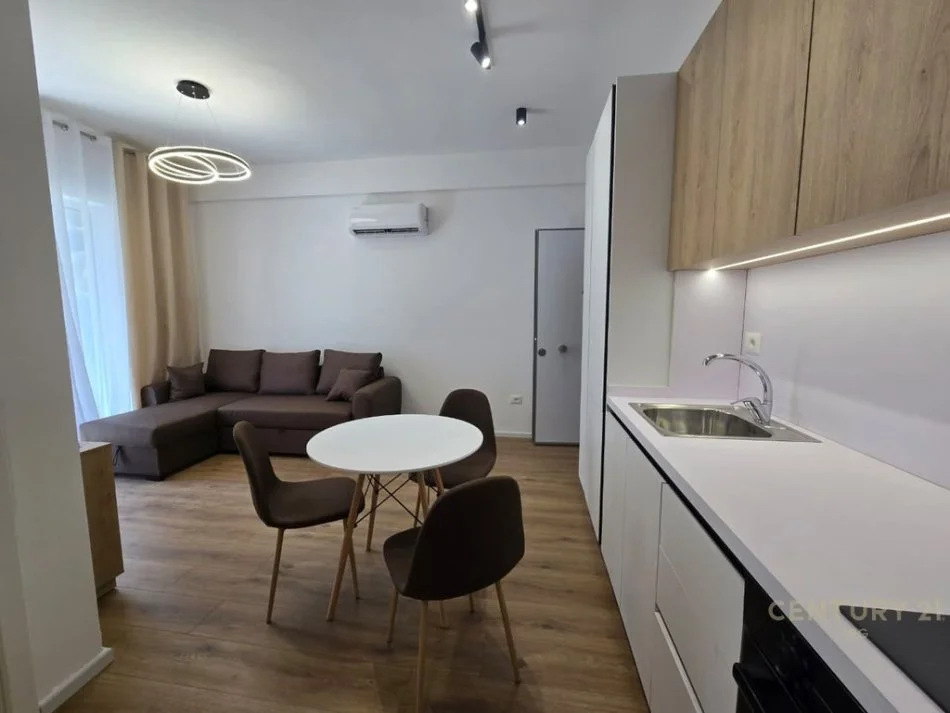 Tirane, jepet me qera apartament 1+1 , 49 m² 450 € 