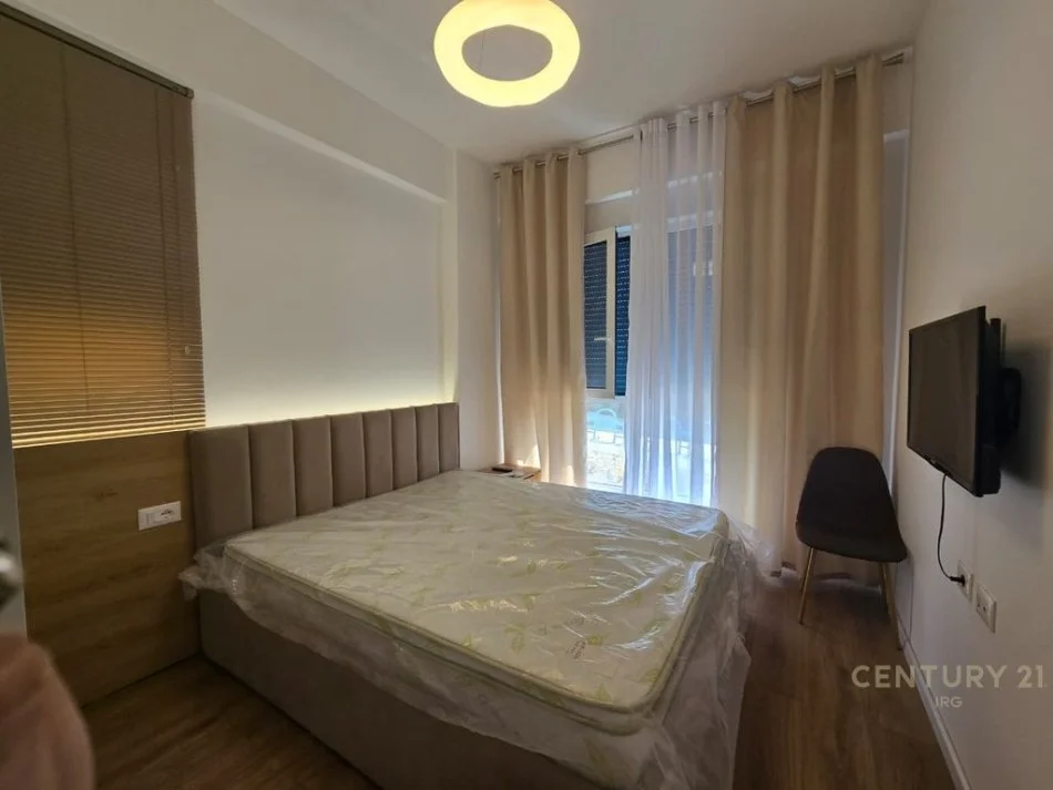 Tirane, jepet me qera apartament 1+1 , 49 m² 450 € 