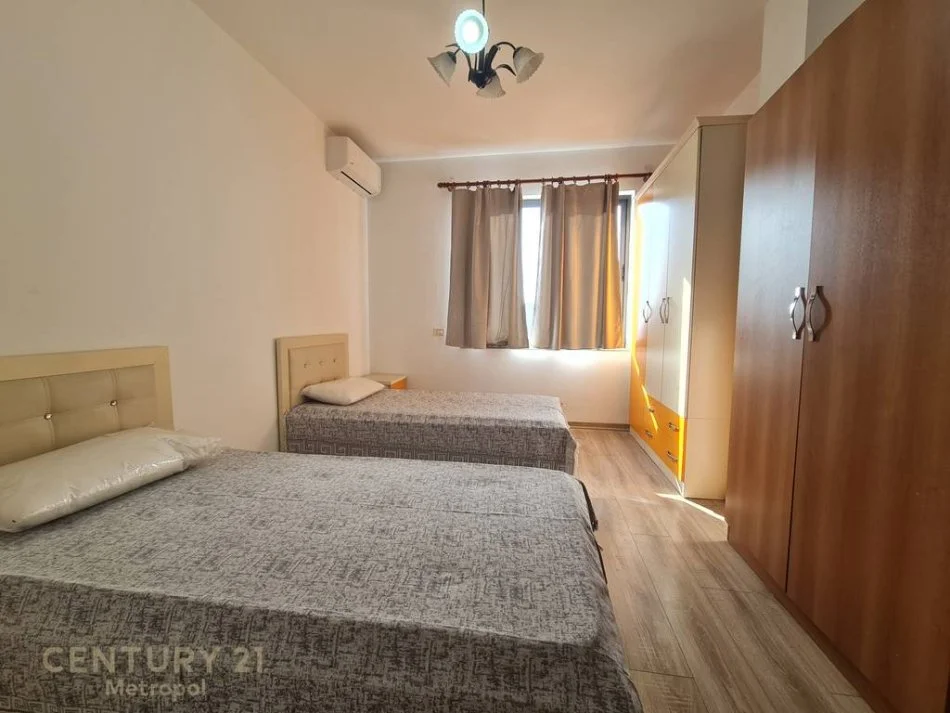 Tirane, jepet me qera apartament 2+1 Kati 8, 115 m² 800 € (ZOGU I ZI)