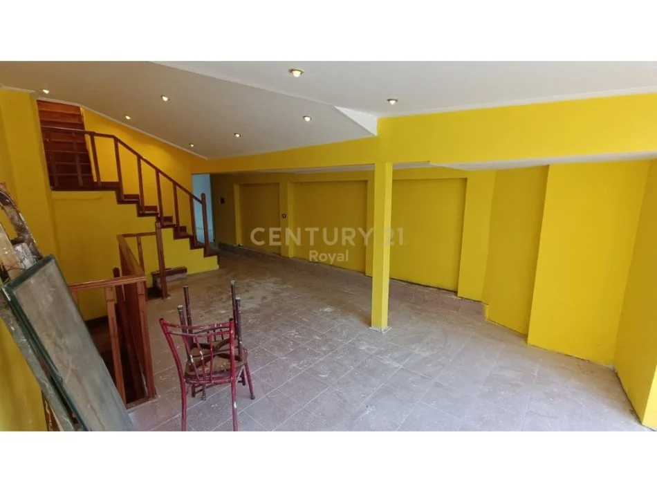 Tirane, jepet me qera apartament duplex Dublex Kati 2, 140 m² 1.500 € (Ministria e Arsimit)