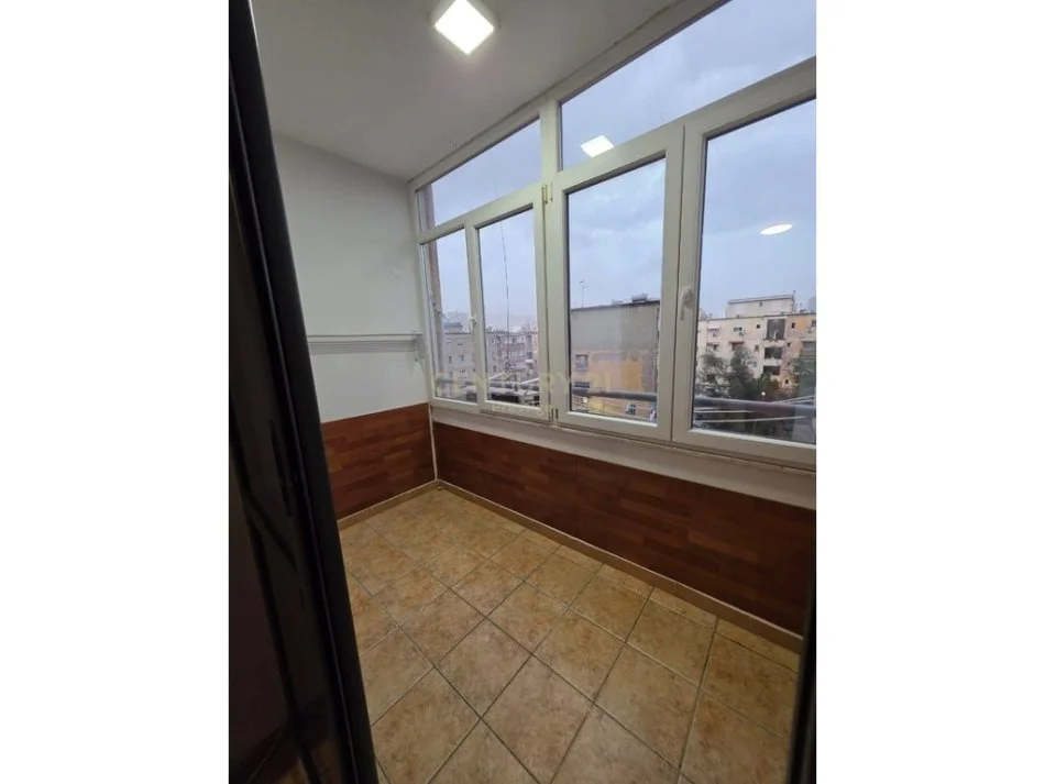 Tirane, jepet me qera 1+1 Kati 3, 60 m² 530 € (Myslym Shyri)