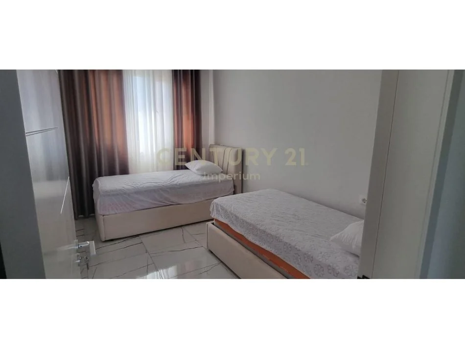 Tirane, jepet me qera apartament 2+1 Kati 1, 105 m² 500 € 
