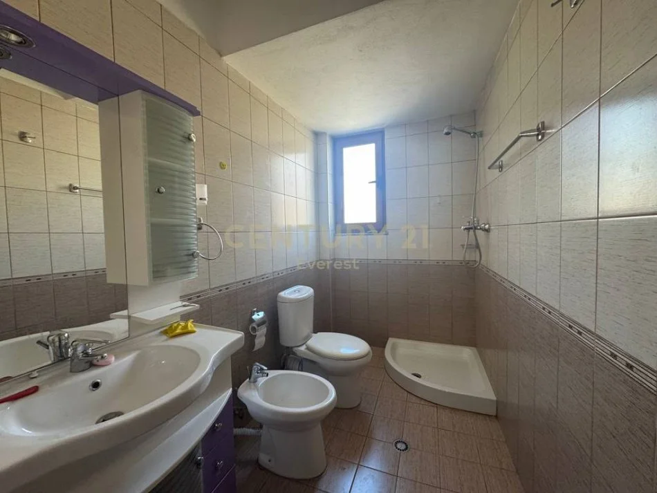Tirane, jepet me qera apartament 1+1 Kati 3, 55 m² 400 € 