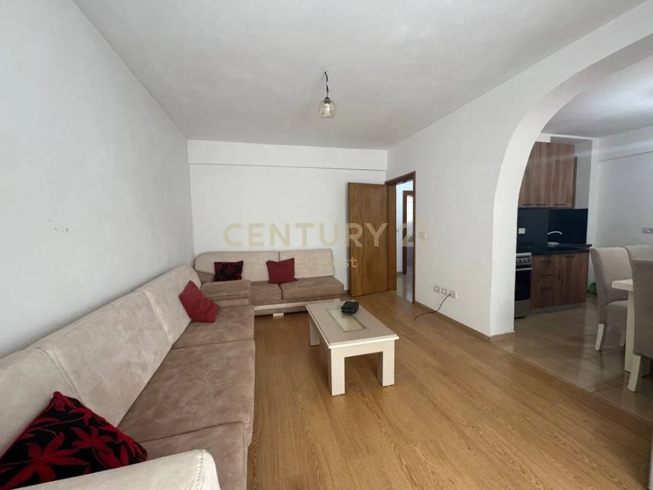 Tirane, jepet me qera apartament 1+1 Kati 3, 55 m² 400 € 